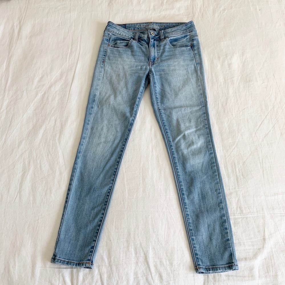 American Eagle Light Wash Jeans
